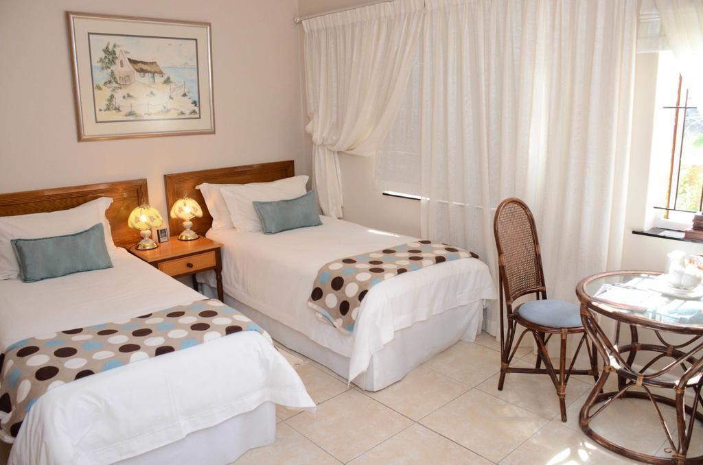 Simonsberg Guest House สเตลเลนบอช ห้อง รูปภาพ
