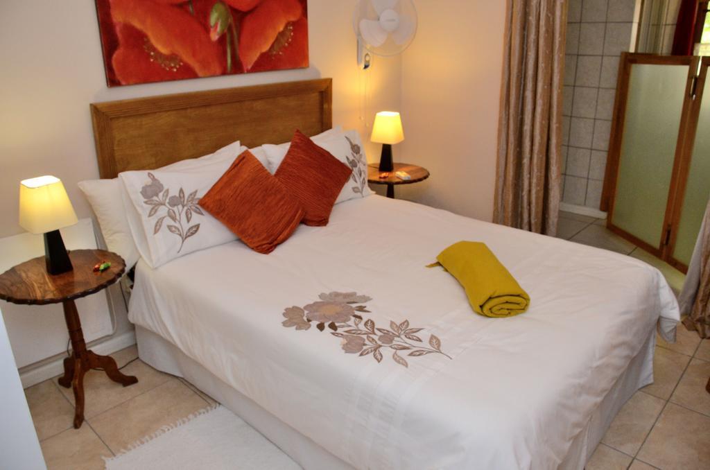 Simonsberg Guest House สเตลเลนบอช ห้อง รูปภาพ