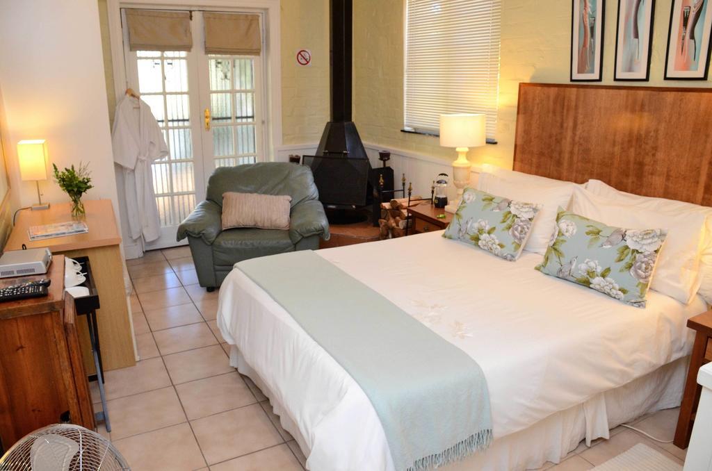 Simonsberg Guest House สเตลเลนบอช ห้อง รูปภาพ