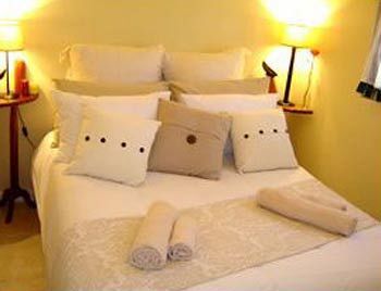 Simonsberg Guest House สเตลเลนบอช ภายนอก รูปภาพ