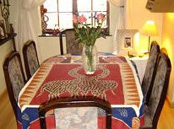 Simonsberg Guest House สเตลเลนบอช ภายนอก รูปภาพ